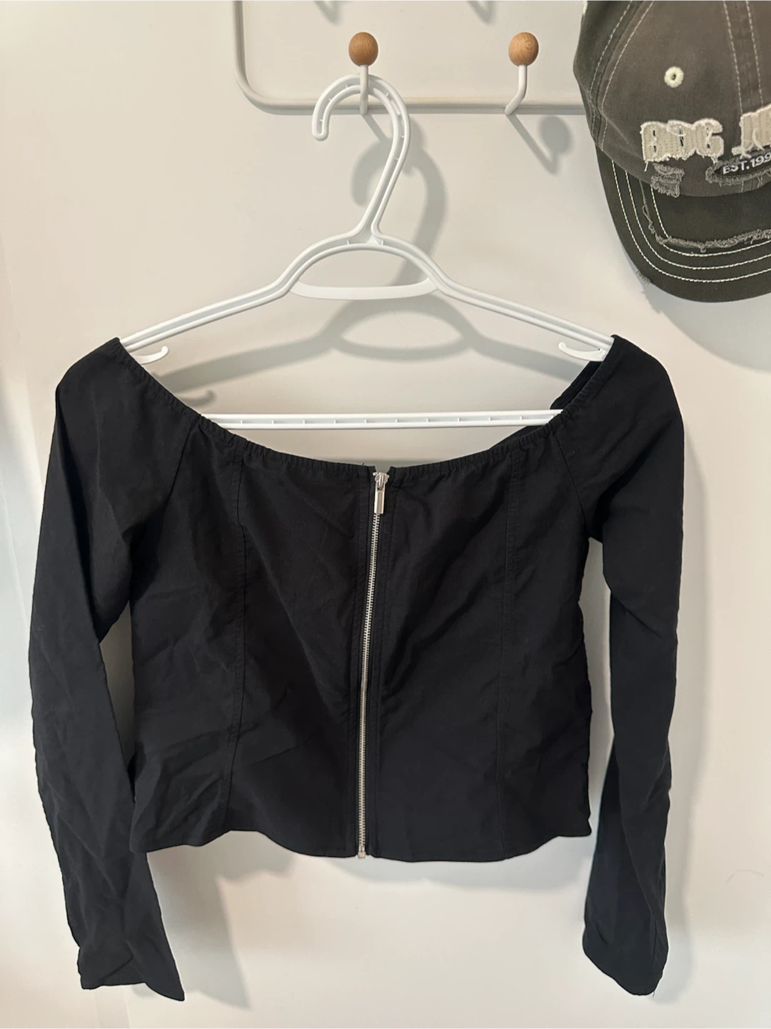 bershka Black Off-the-Shoulder Long Sleeve Top - photo 2