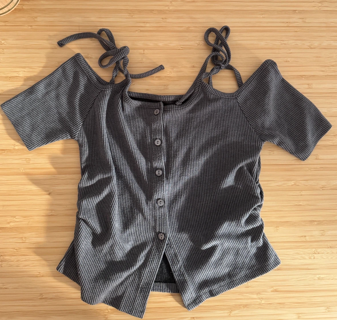 Grey Ribbed Cold Shoulder Button-Up Top - photo 2