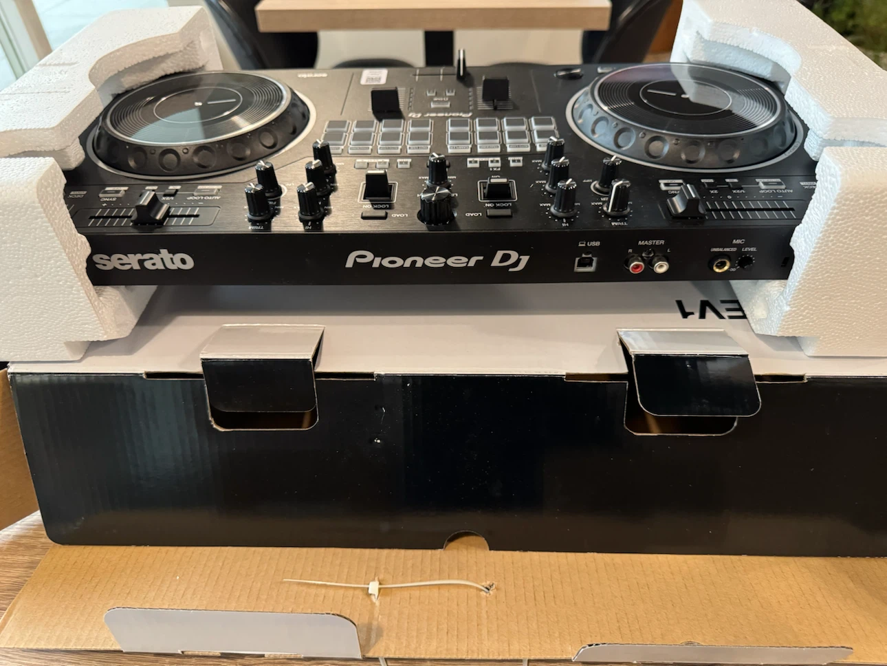 Pioneer DJ DDJ-REV1 DJ Controller with Serato - photo 2