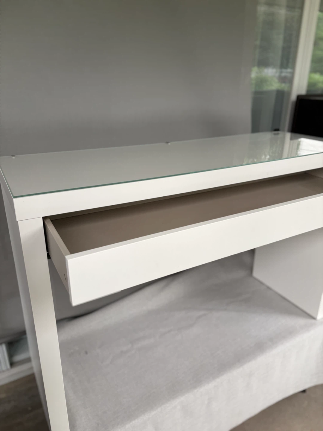 IKEA MALM Dressing Table - photo 2