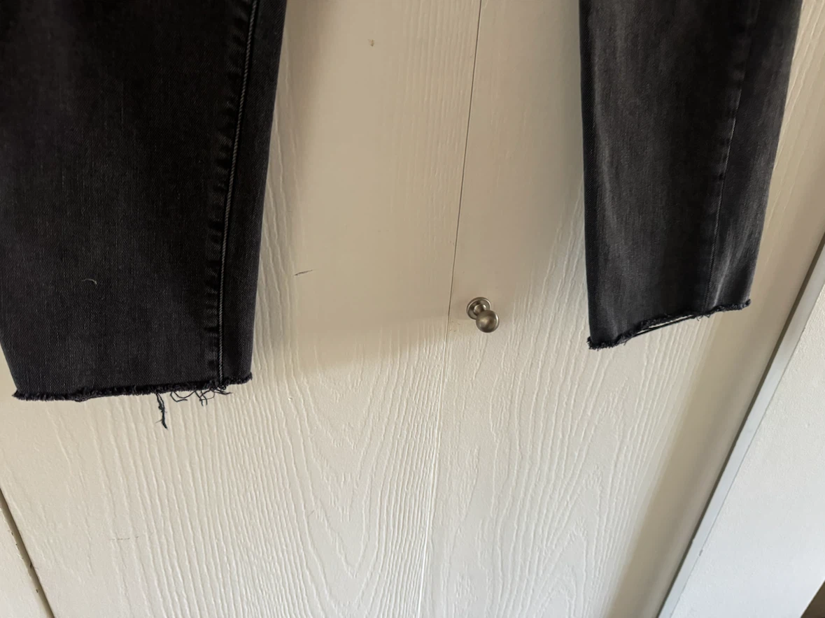 GAP Girlfriend Mid Rise Jeans Size 27 - photo 3