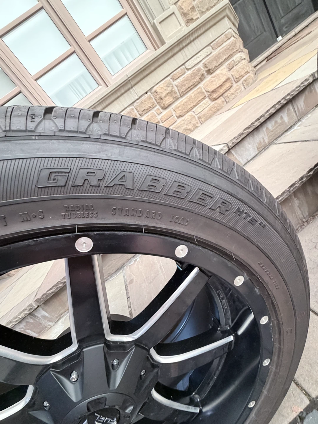 22’’ Fuel Wheels with General Grabber HTS Tires - photo 3