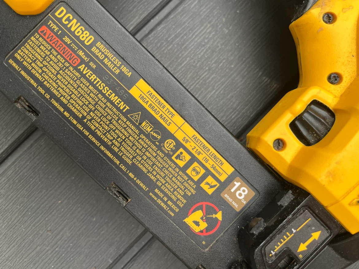 DEWALT 20V XR Brushless 18 Gauge Brad Nailer DCN680 - photo 3