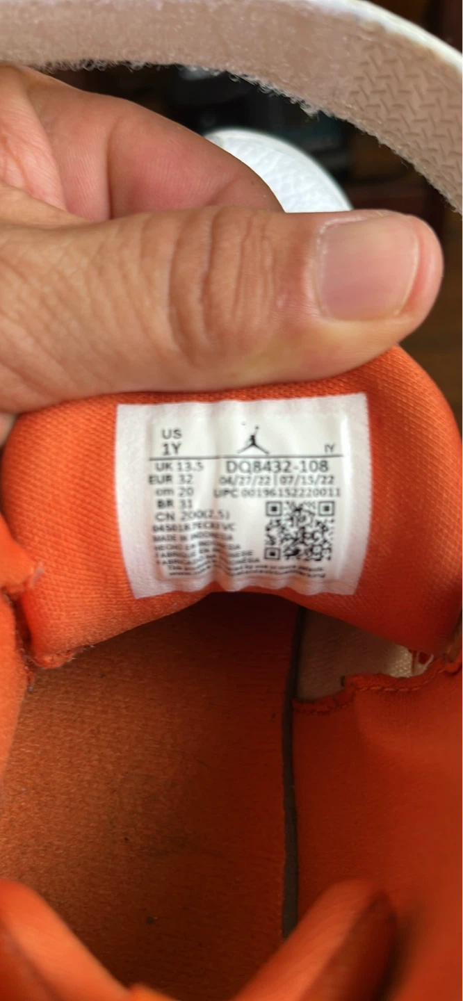 Air Jordan size 13.5 - photo 5
