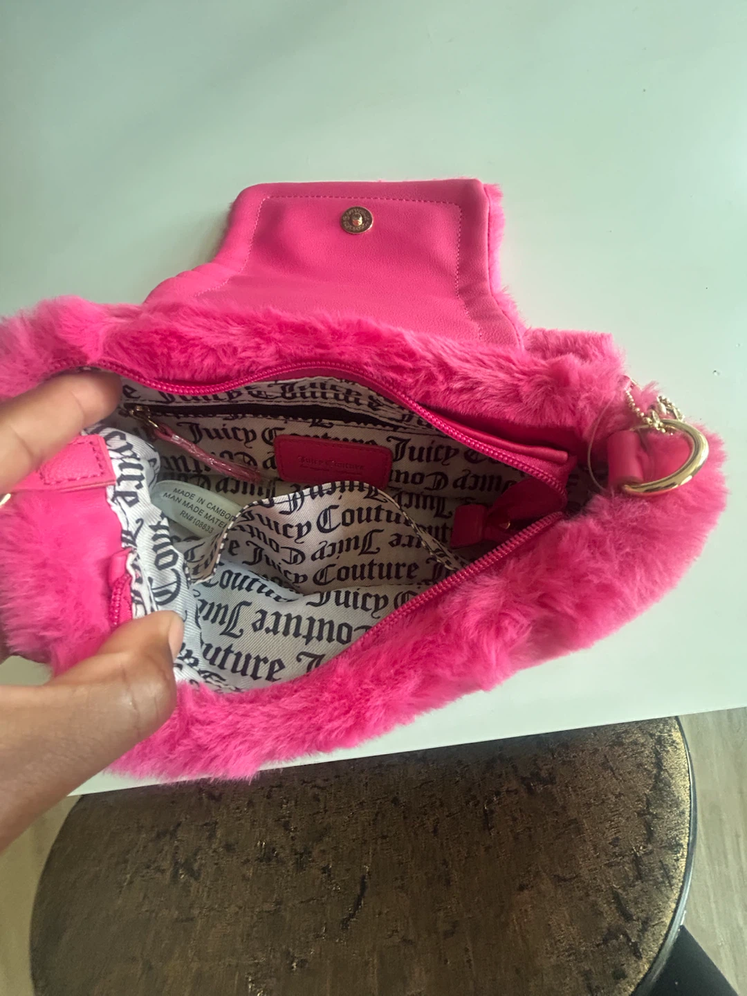 Juicy Couture Pink Faux Fur Handbag - photo 3