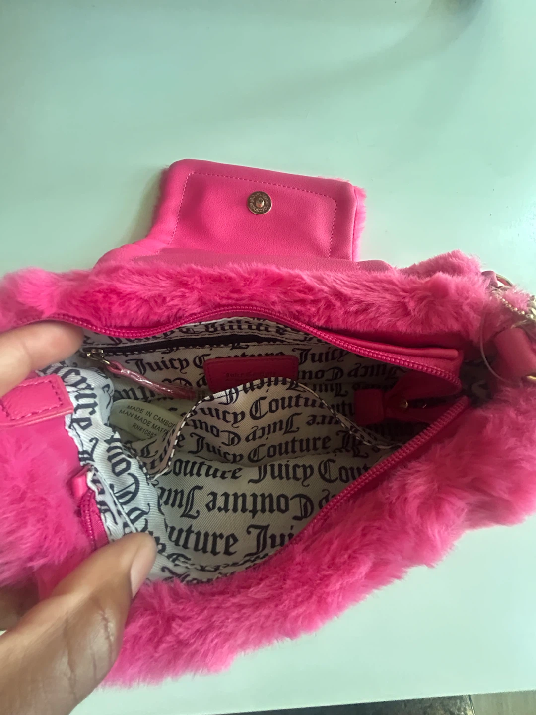 Juicy Couture Pink Faux Fur Handbag - photo 4