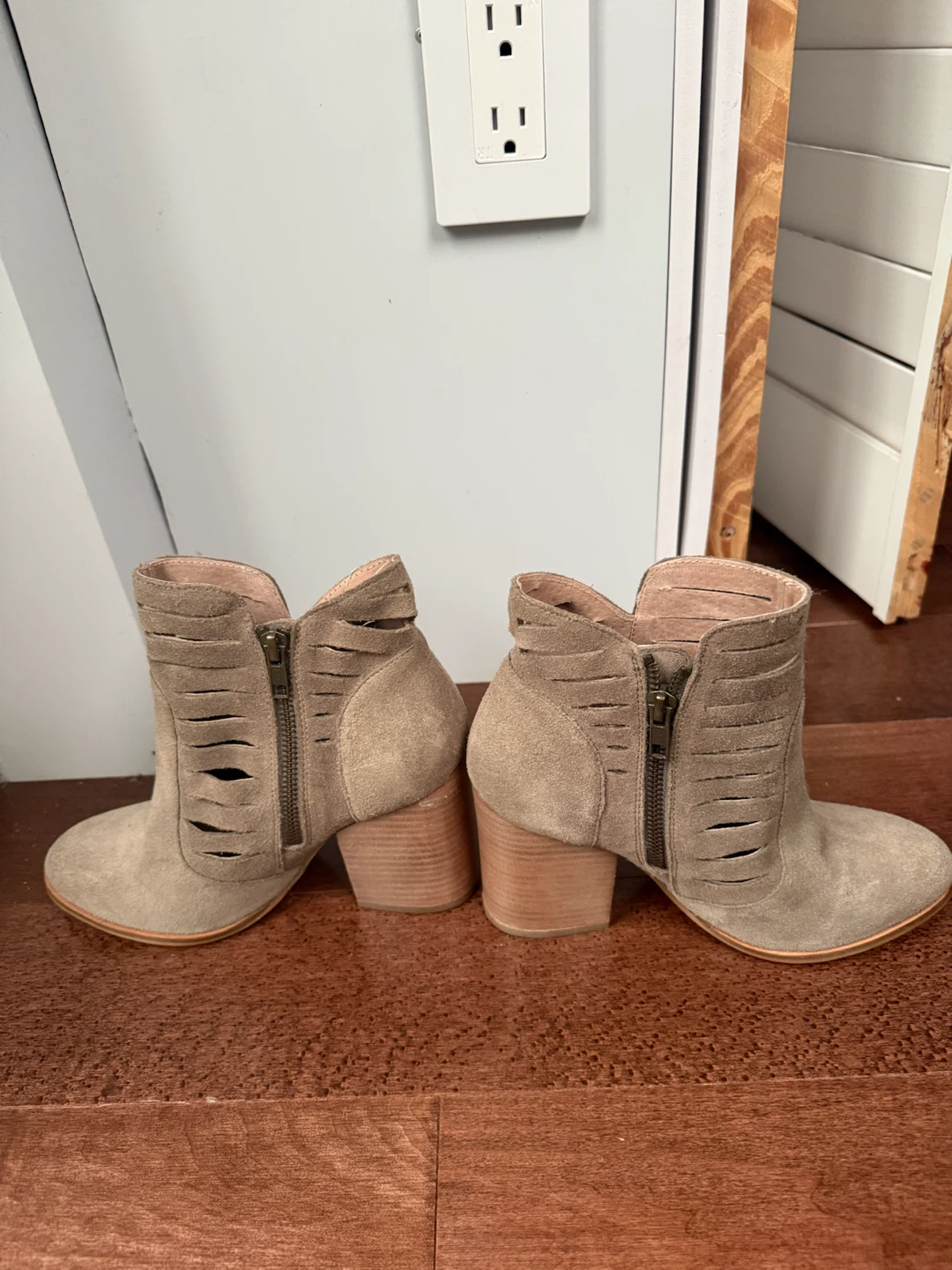 Seychelles Suede Cutout Heeled Booties - photo 3