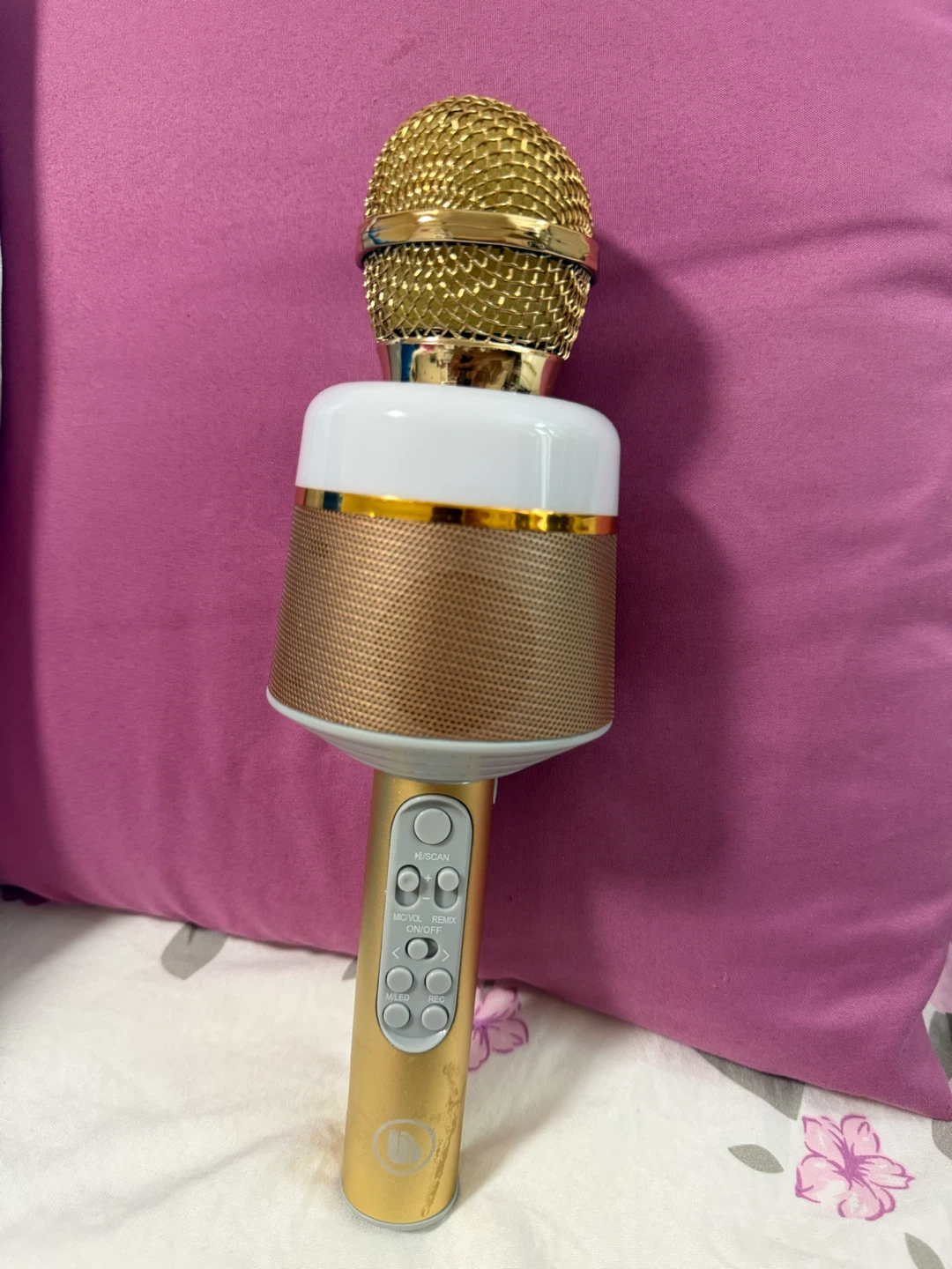 ‼️NEED GONE‼️ Gold Bluetooth Karaoke Microphone
