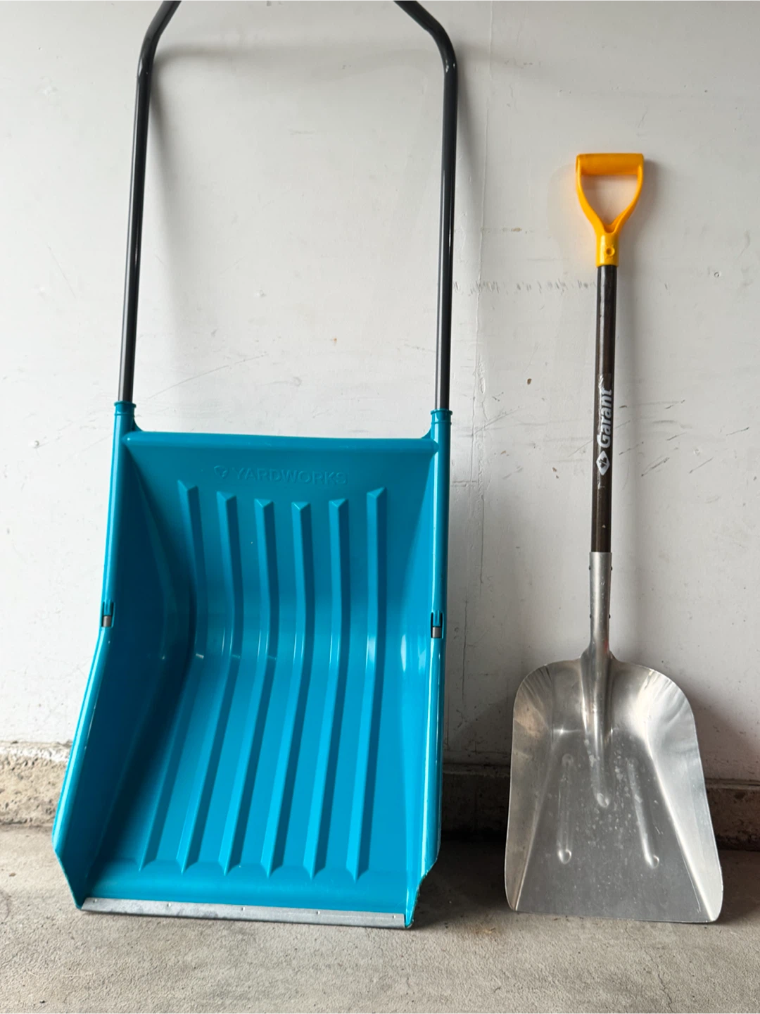 YARDWORKS Snow Pusher & Garant Shovel