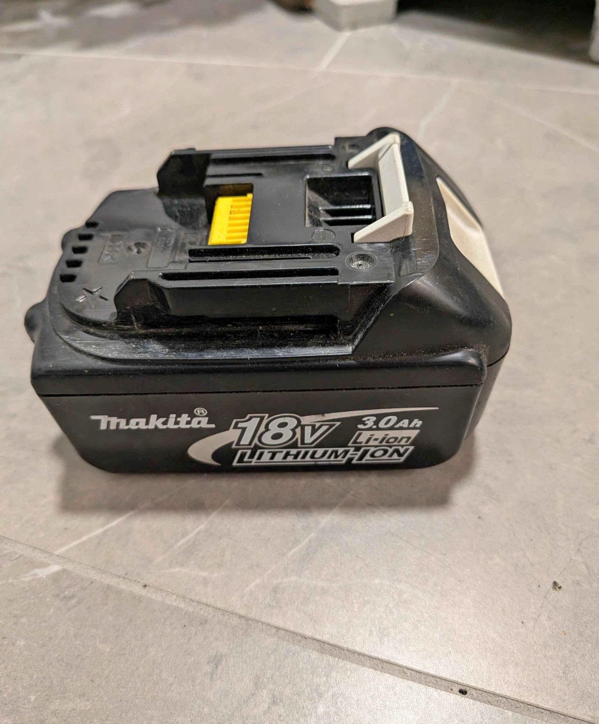 Makita 3.0ah 18v battery