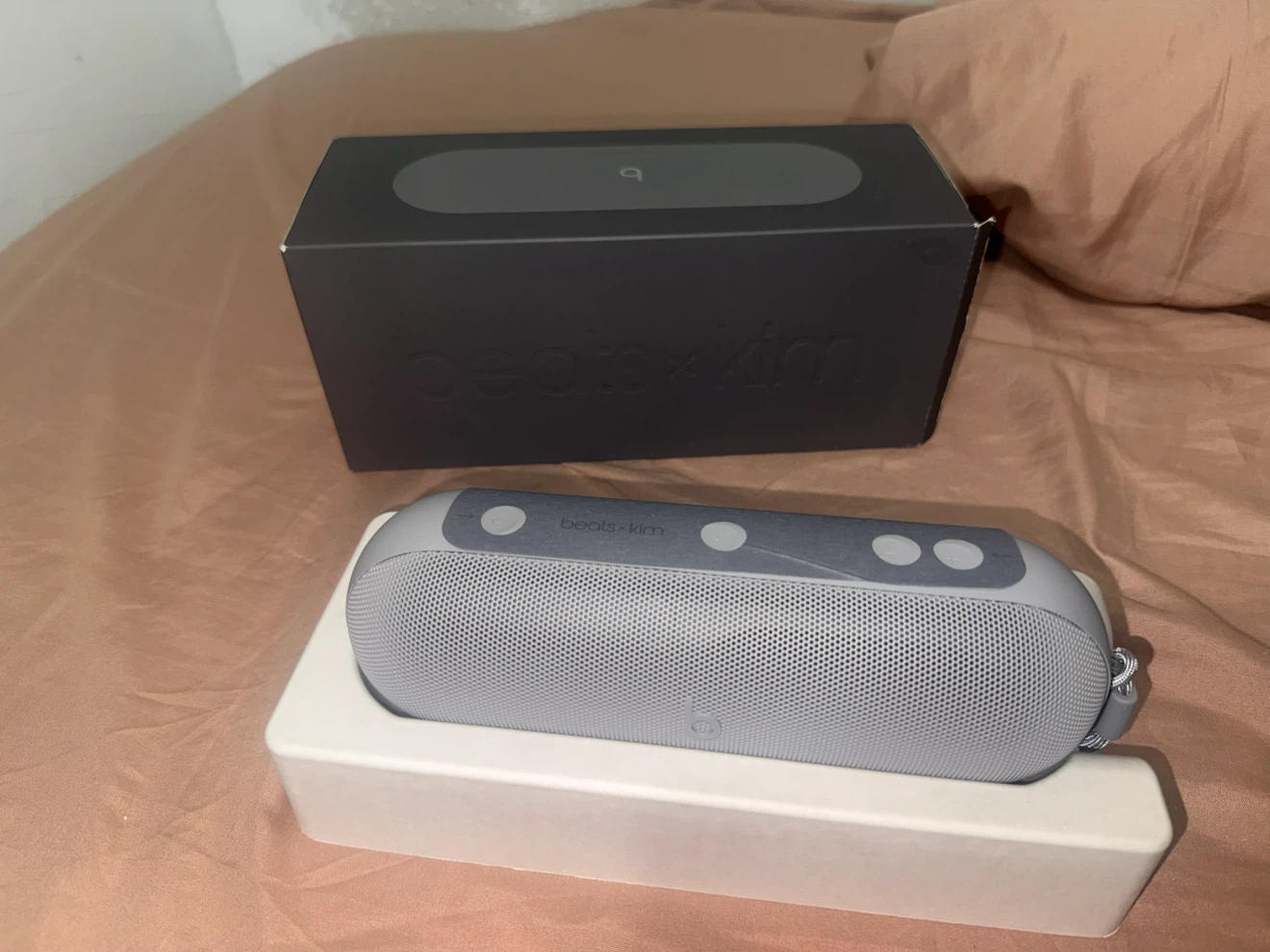 Beats Pill+ Portable Speaker - photo 2