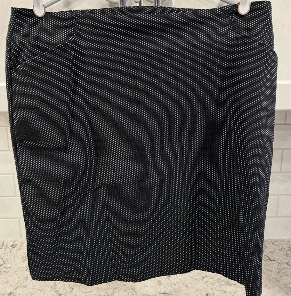 Women’s Black and White Stretchy Skort (Size L)