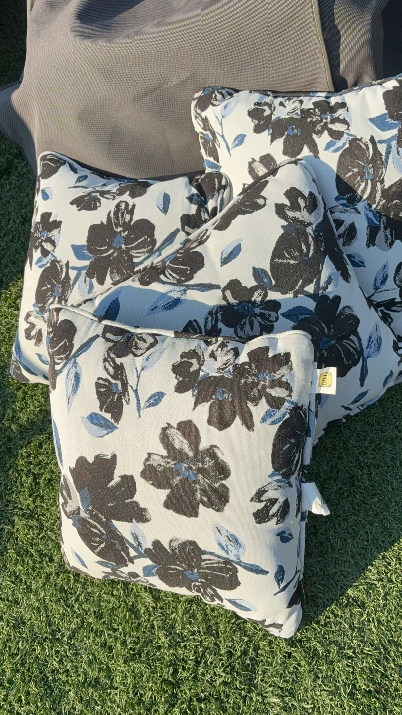 Floral Toss Outdoor Pillow Set
