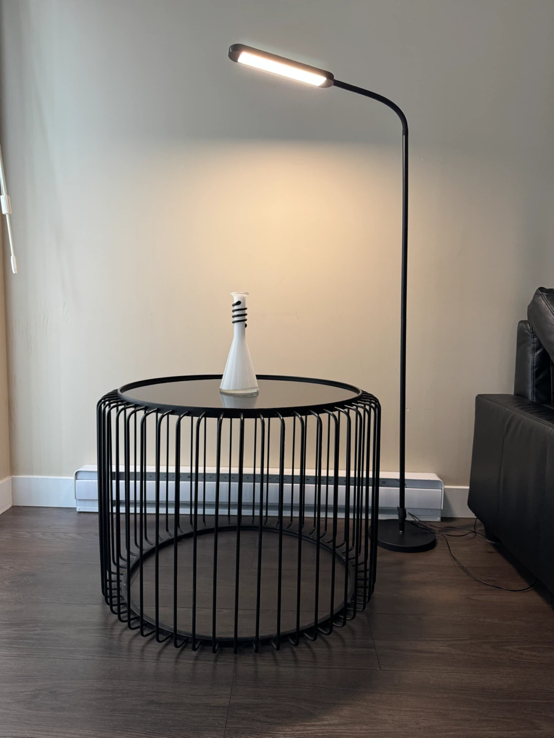Modern LED Floor Lamp with Remote Control - photo 2