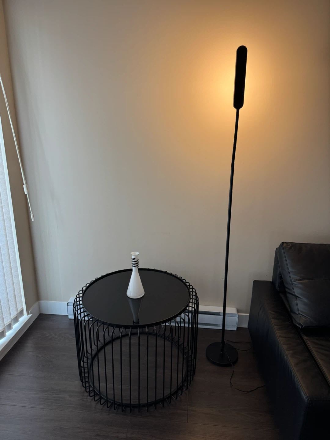 Modern LED Floor Lamp with Remote Control - photo 3