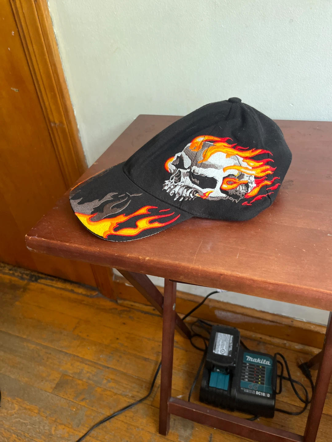 Black Baseball Cap with Skull and Flames Design - photo 2