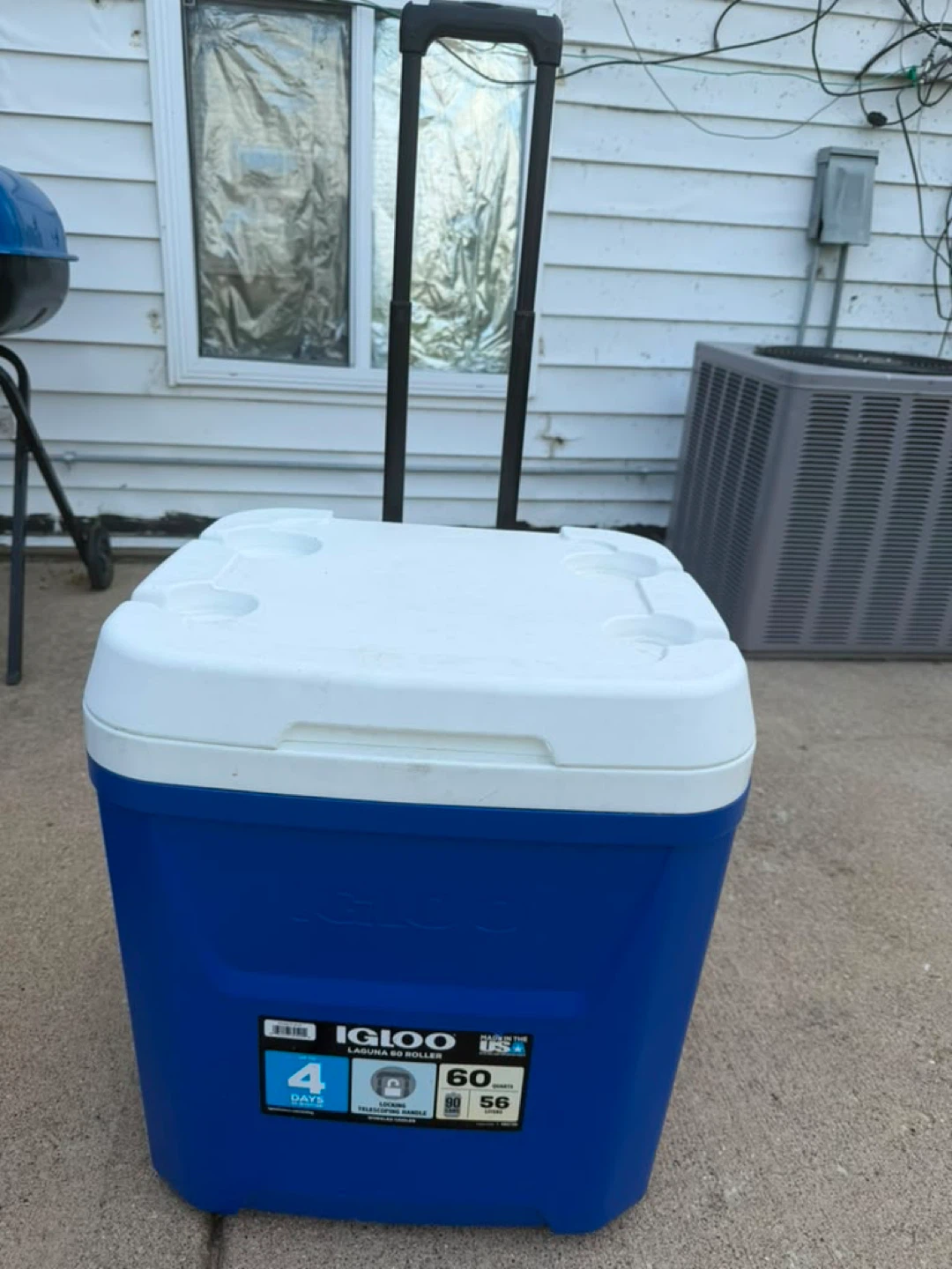 Igloo Rolling Cooler 60qt Blue/White