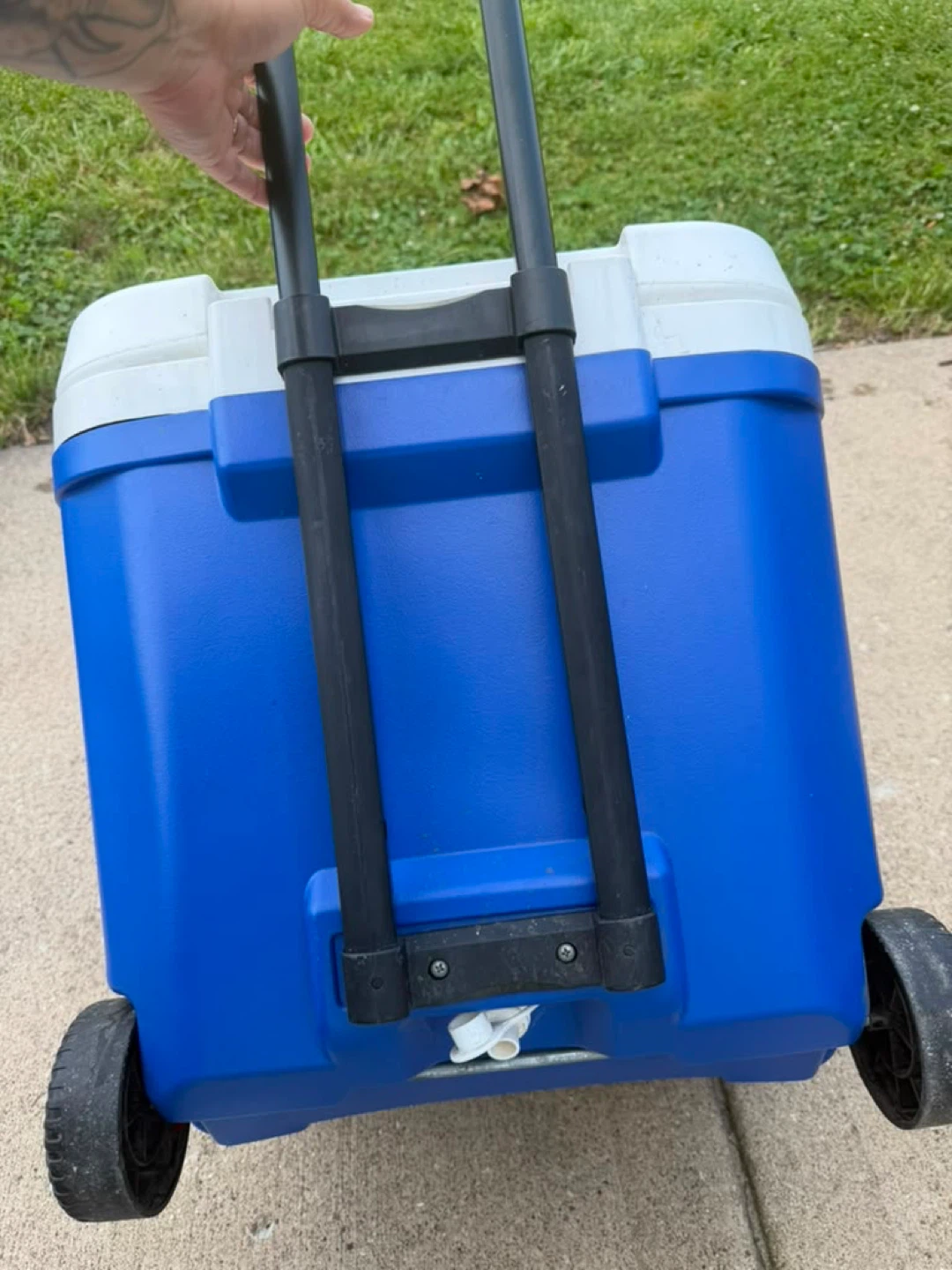 Igloo Rolling Cooler 60qt Blue/White - photo 3