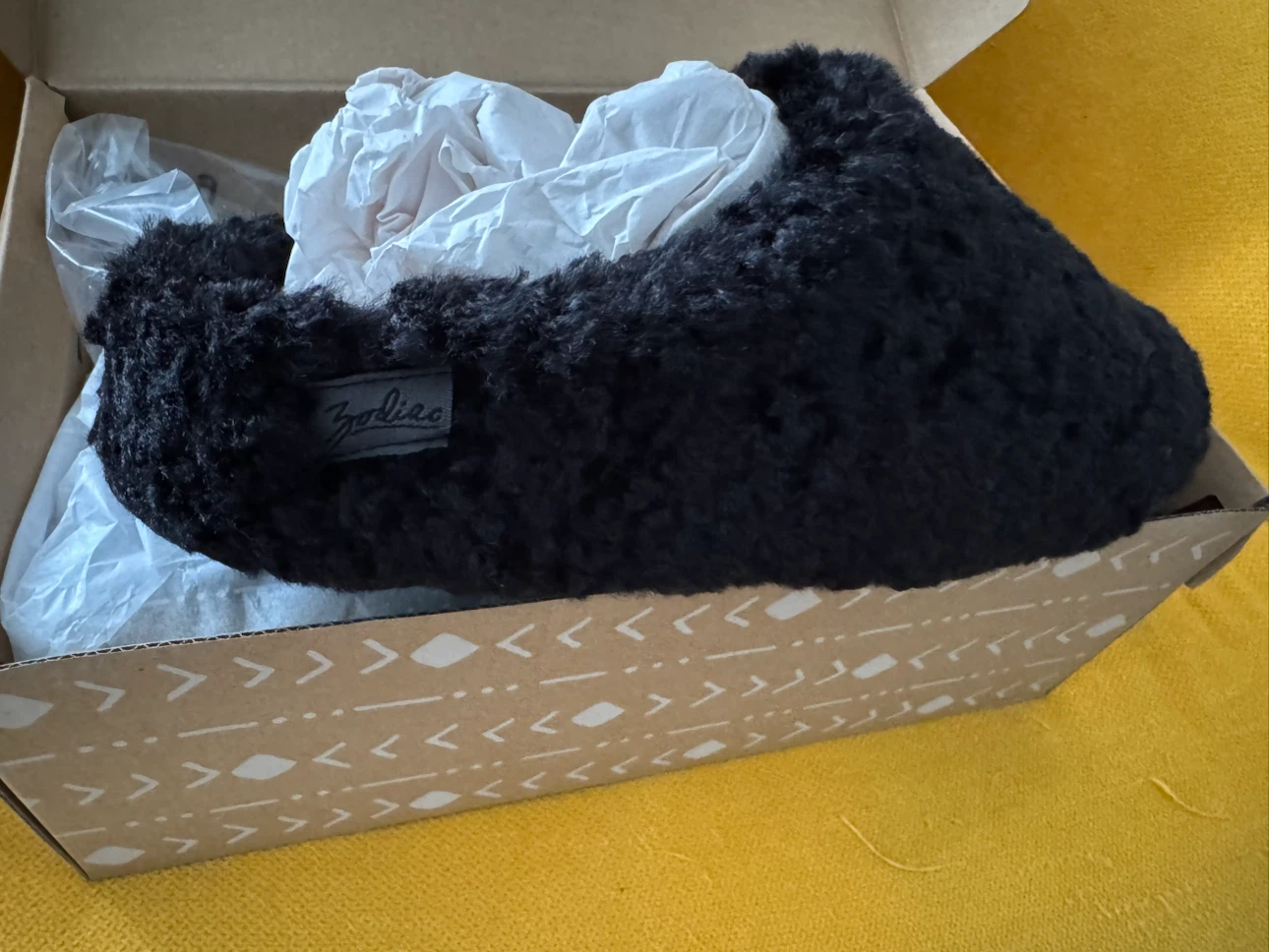 Zodiac Paloma-2 Black Furry Slippers