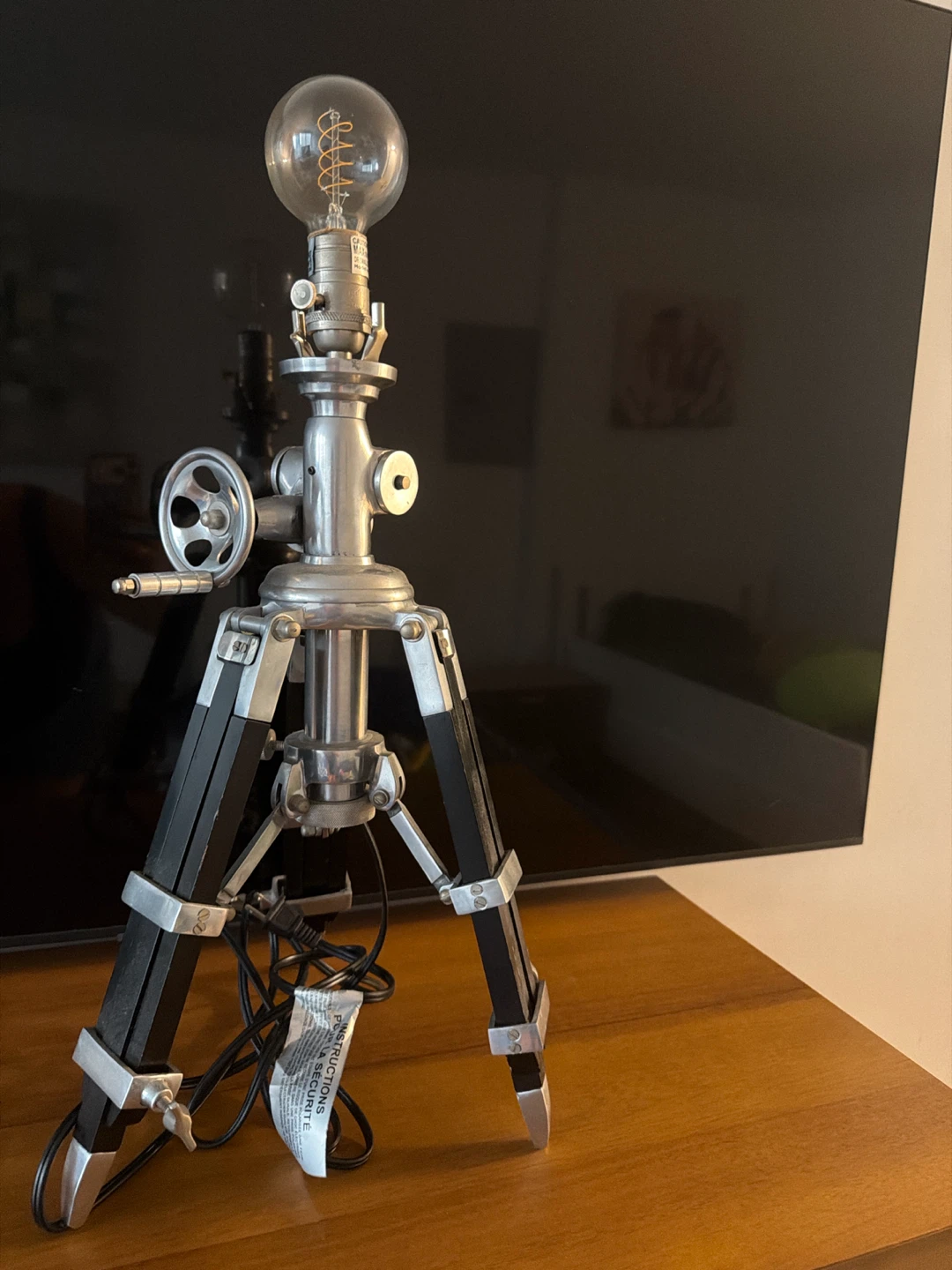 Vintage Style Tripod Desk Lamp with Edison Bulb