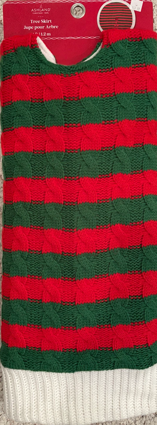 Brand New 4’ Tree Skirt Michaels 🎄 - photo 2