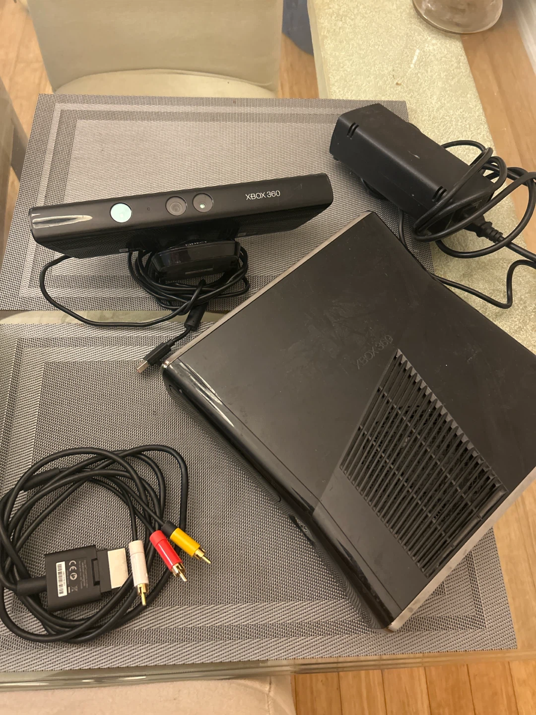 Xbox 360 S Console with Kinect