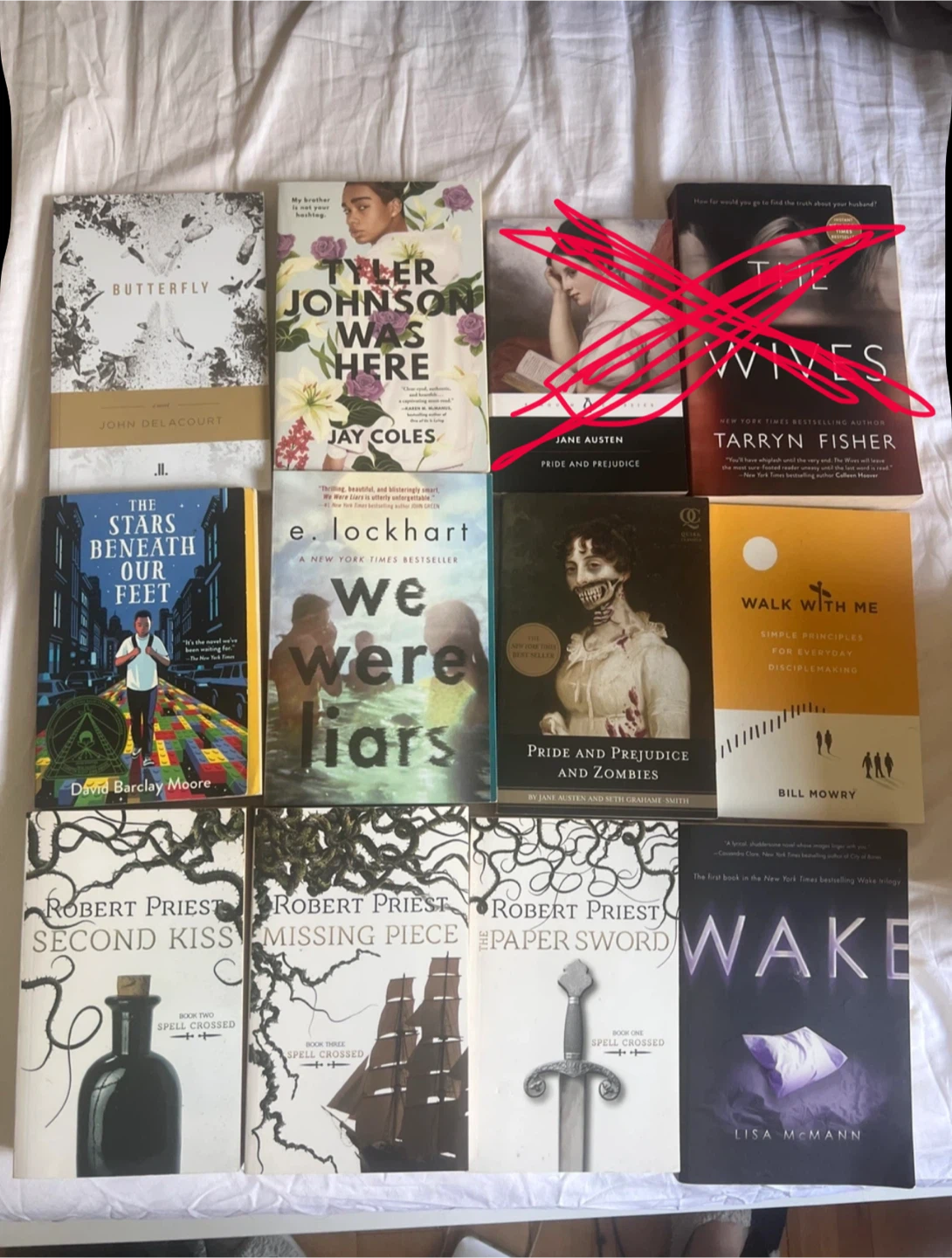 Mixed lot of paperback novels