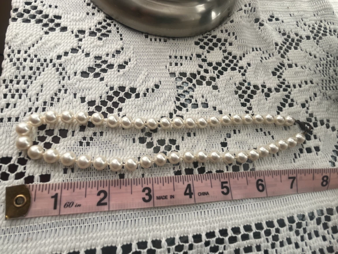 Vintage Classic Faux Pearl Necklace - photo 4