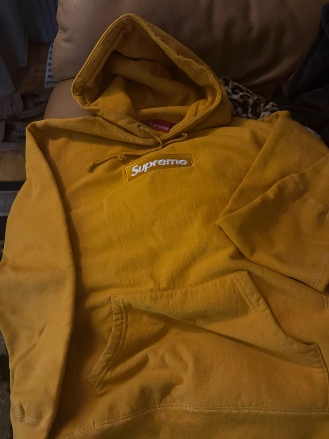 Box logo supreme mustered