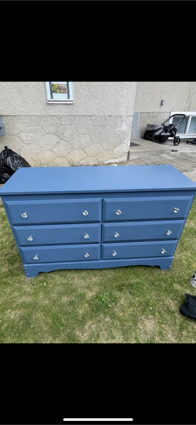 Blue 6-Drawer Dresser with Crystal Knobs