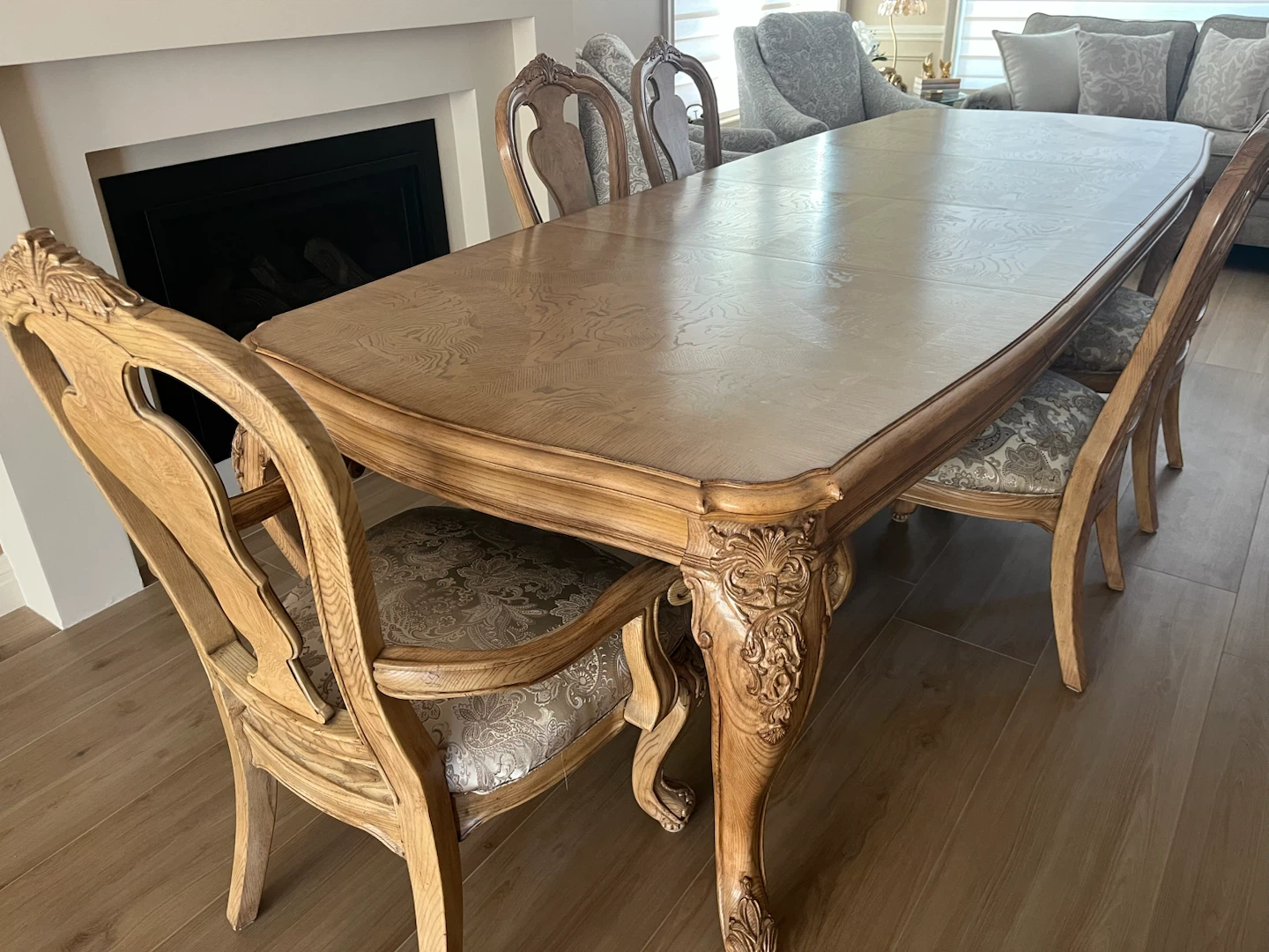 Ornate Wood Dining Table with Chairs - photo 3