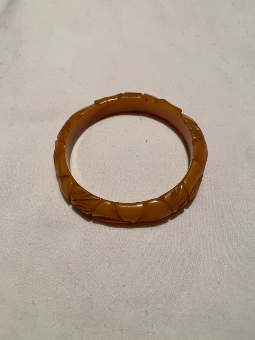 Vintage Carved Bakelite Bangle Bracelet