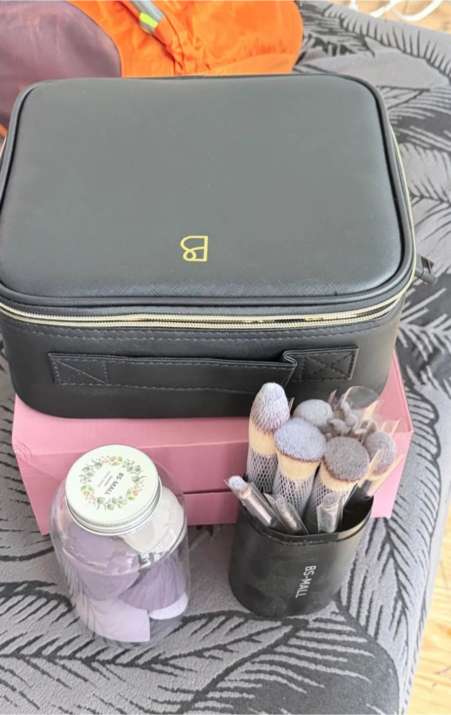 BSmall Makeup Train Case with LED Light