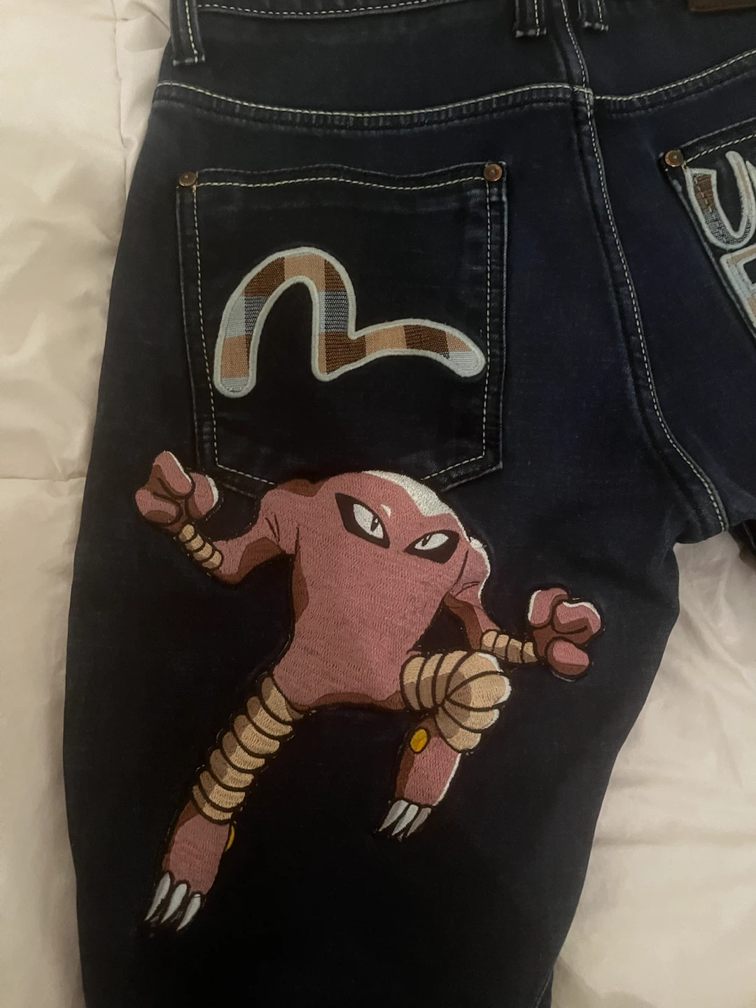 EVISU "Unique" Pokémon Embroidered Jeans Size 32 - photo 3