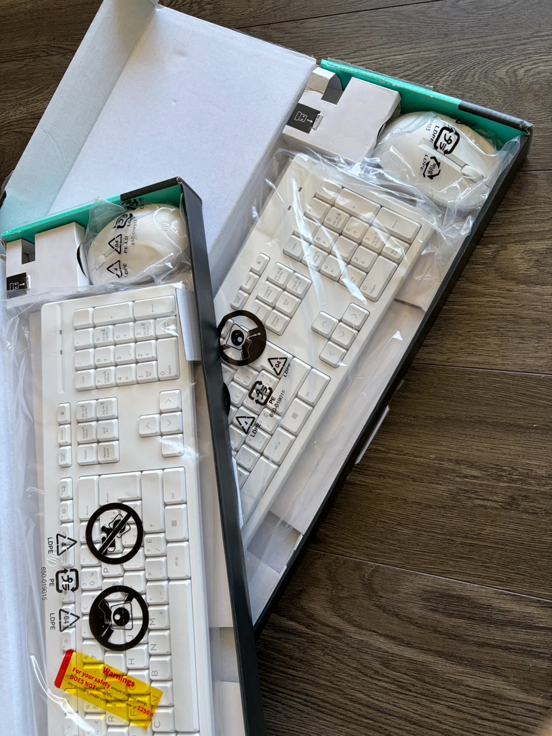 Brand New HP White Wireless Keyboard & Mouse Combo - photo 4