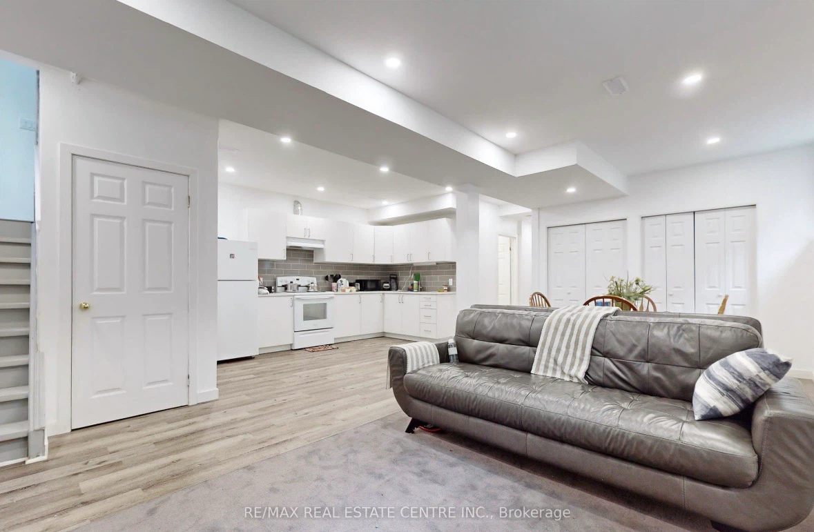 2 bed 1 bath legal unit for rent - photo 3
