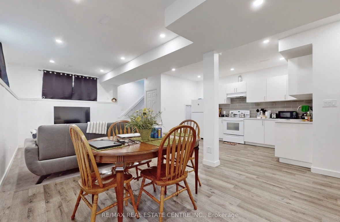 2 bed 1 bath legal unit for rent - photo 5