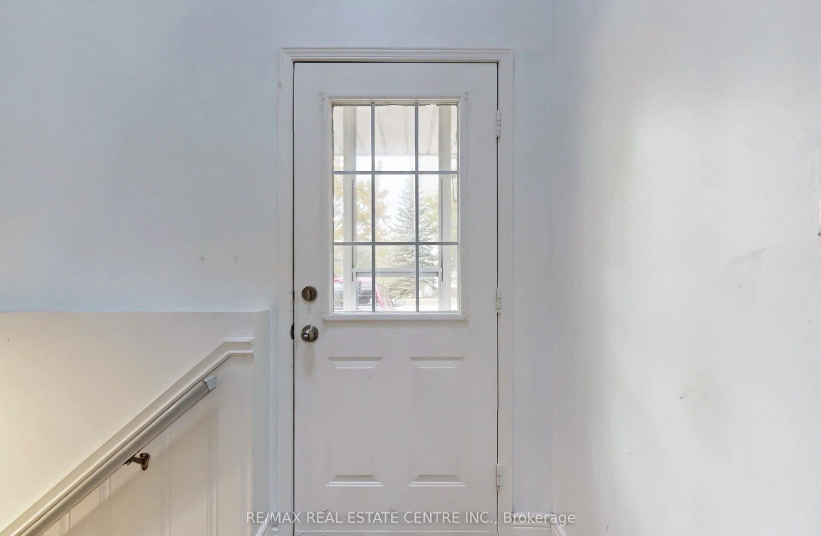 2 bed 1 bath legal unit for rent - photo 2