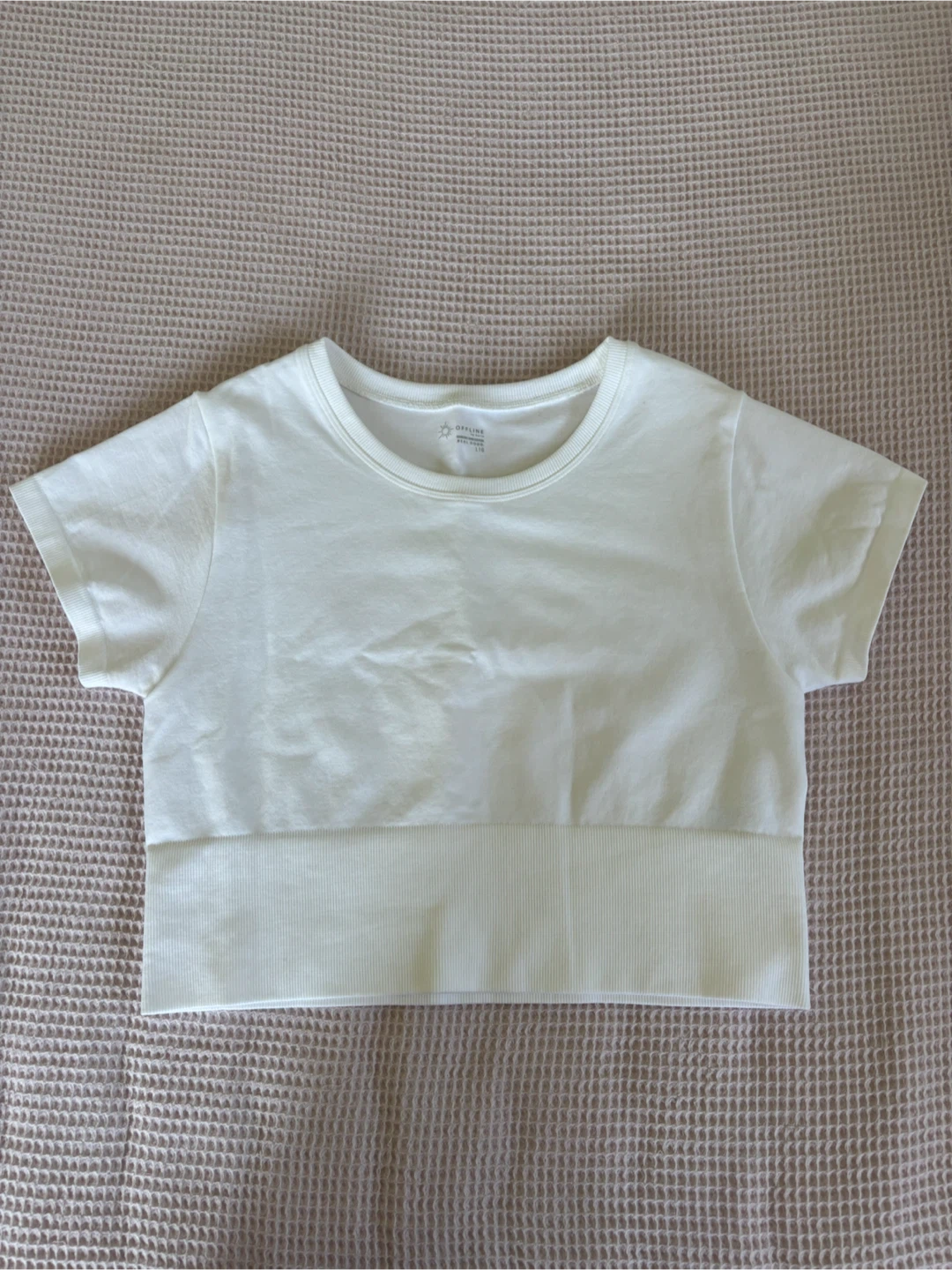 OFFLINE by Aerie White Cropped T-Shirt - Size L