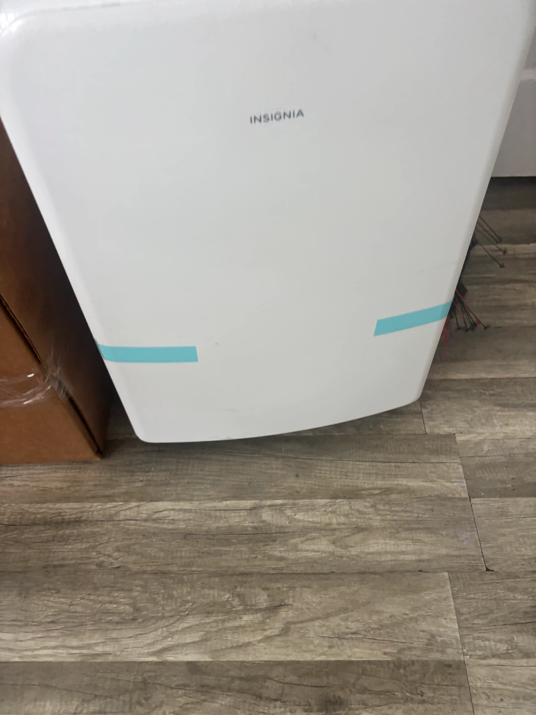 Insignia Portable Air Conditioner NS-AC09PWH1 - 10000 BTU
