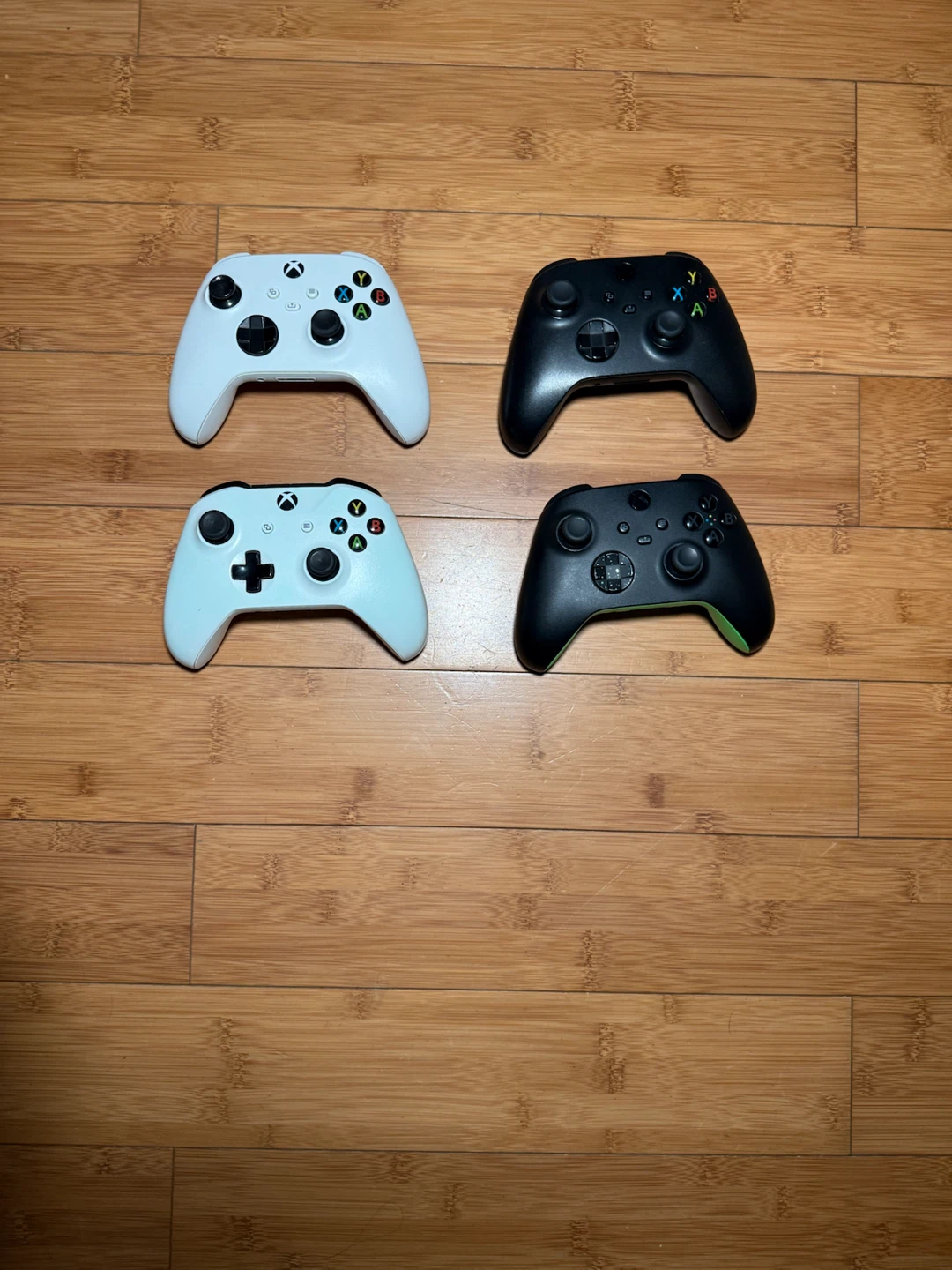 Xbox Wireless Controllers (4)