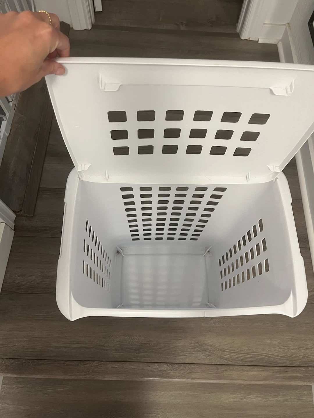 White Laundry Hamper with Lid - photo 4