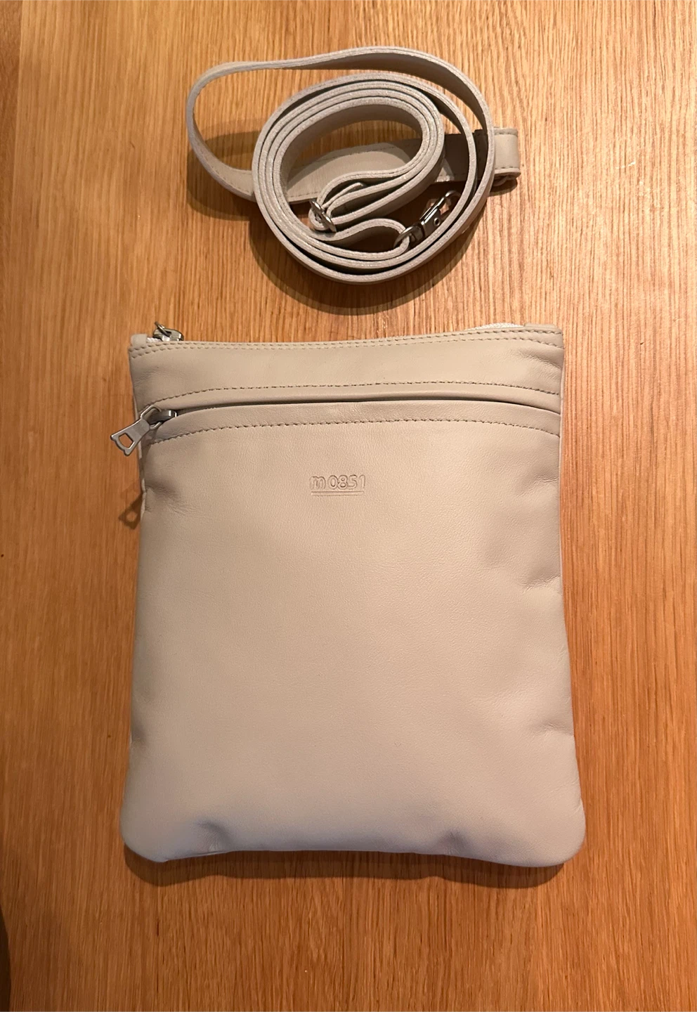 M0851 Crossbody Bag