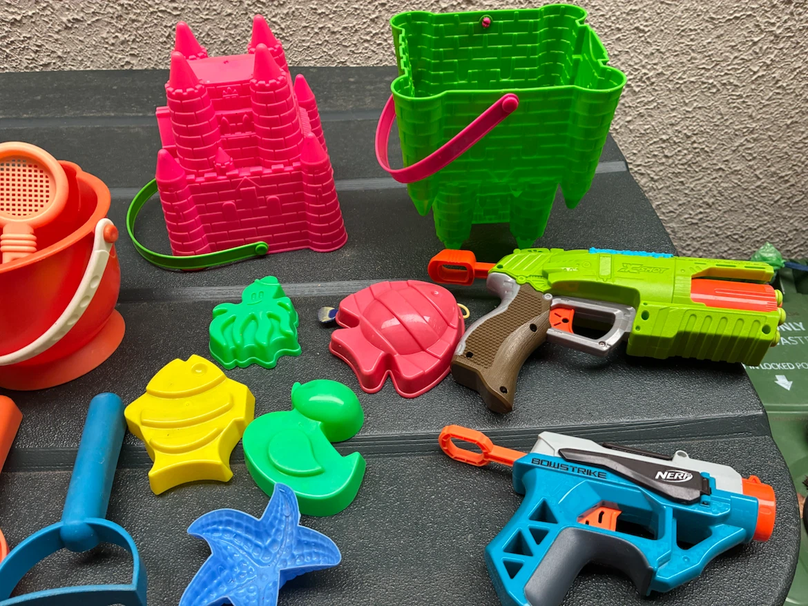 $7 Kids beach toys lot bucket Children Sand Donlands O'Connor
