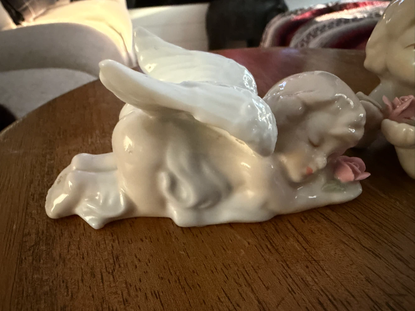 Cherub Figurines with Roses - photo 3