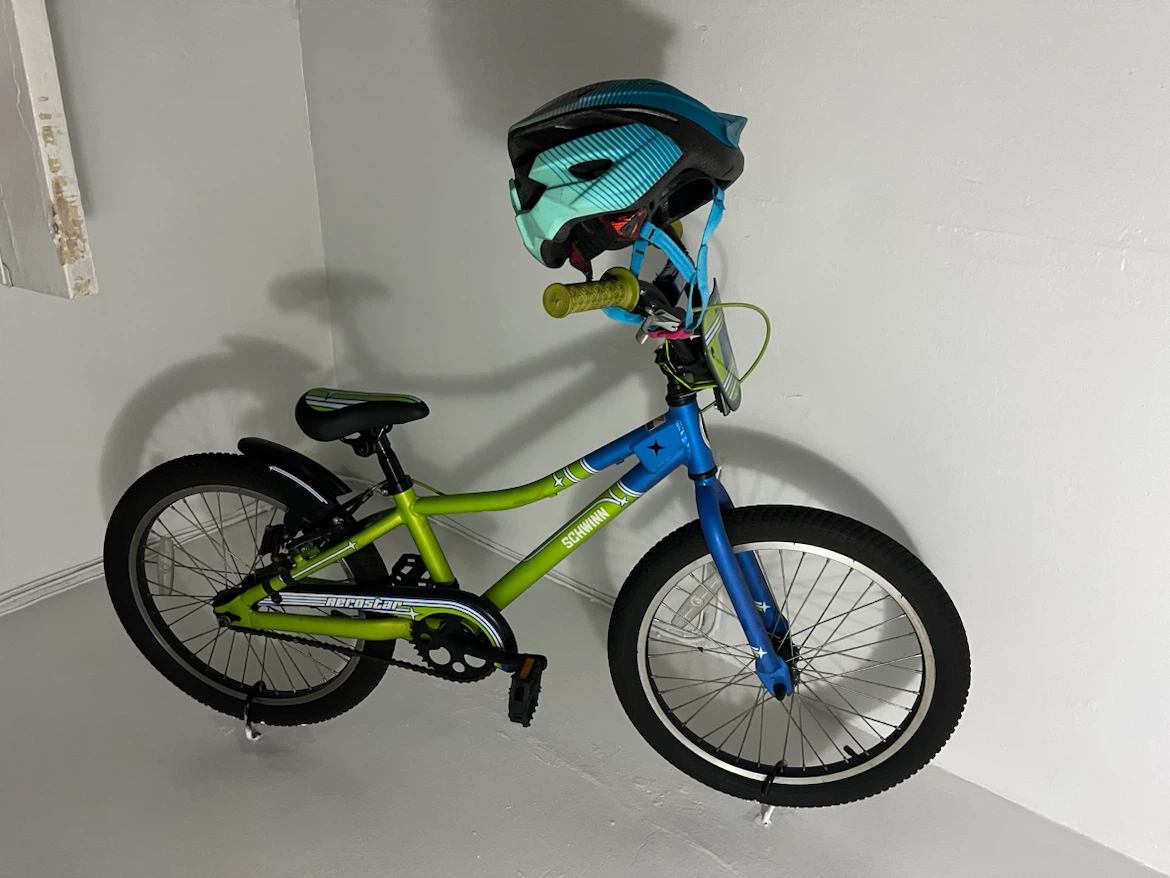 Schwinn Aerostar Kids Bike