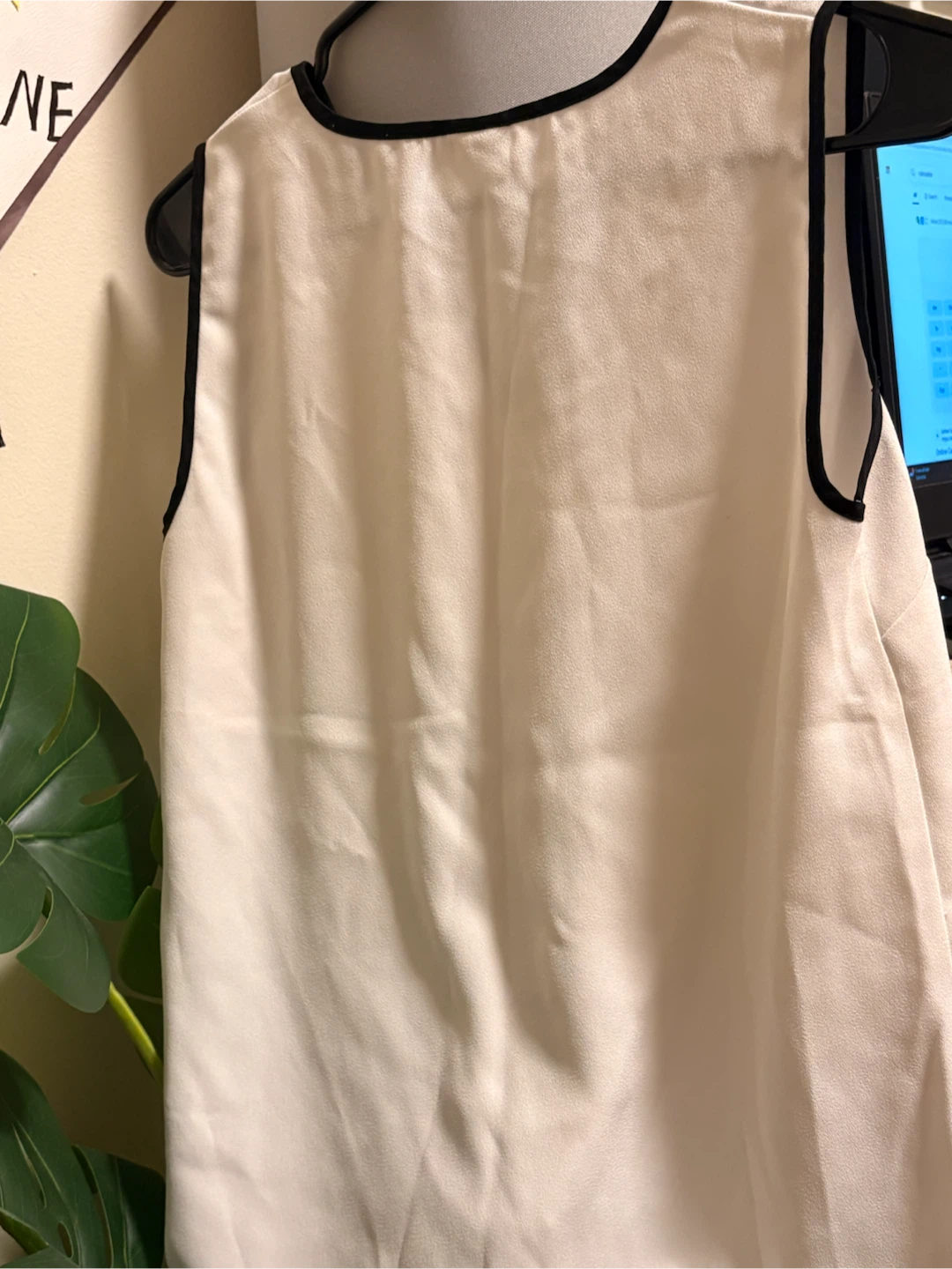 SSG Sleeveless Blouse - Cream XS - photo 2