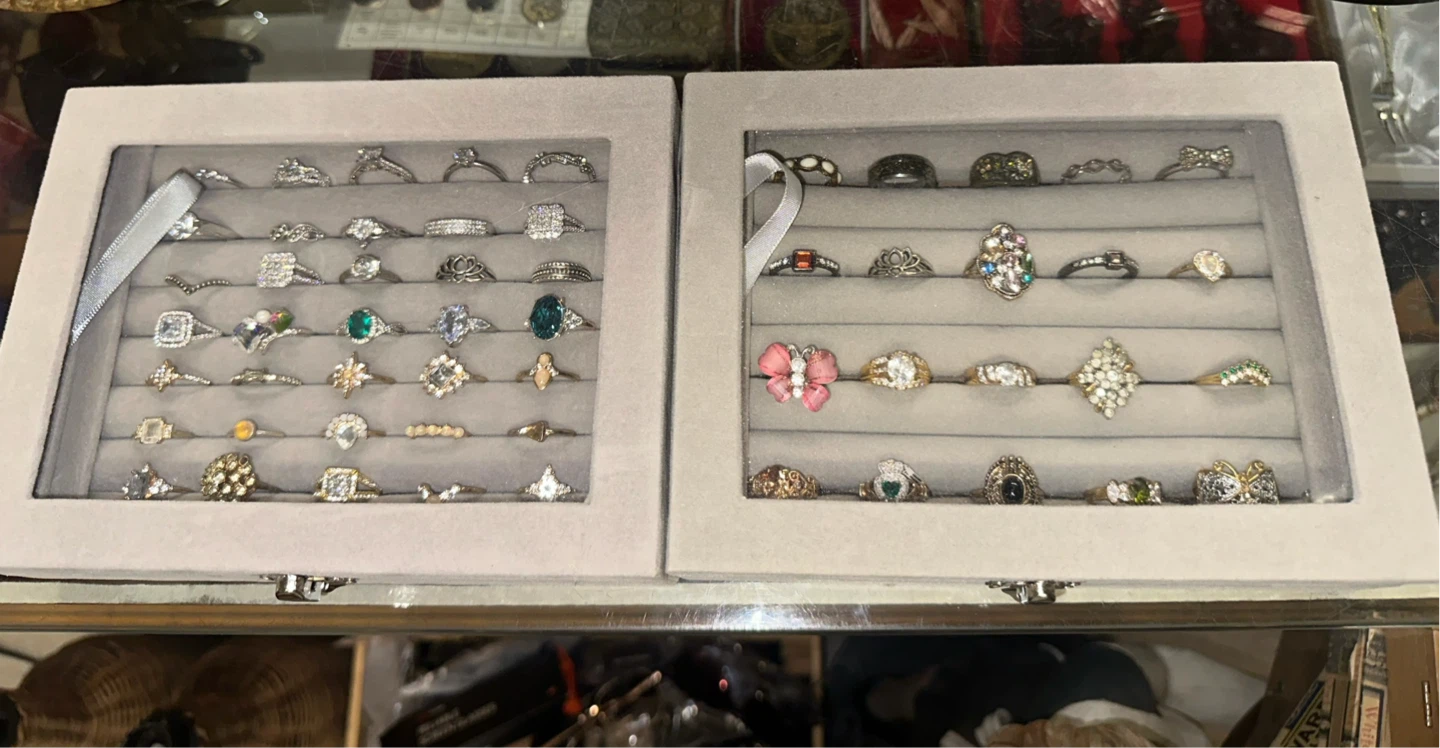 ‘Lot’ of Costume Jewelry - Rings - photo 5