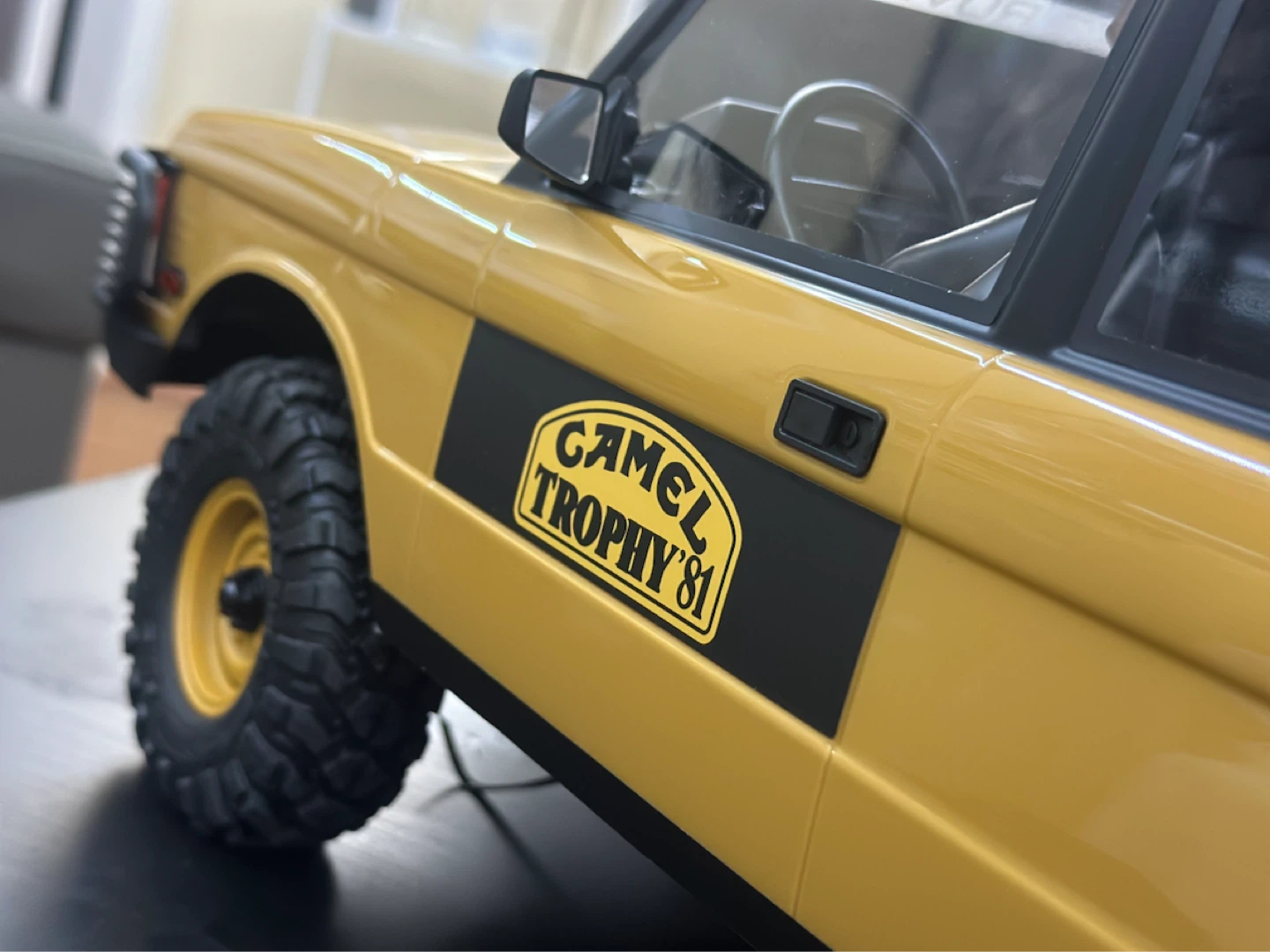FMS 1:10 scale Range Rover Camel Trophy '81 RC Crawler Toy - photo 5