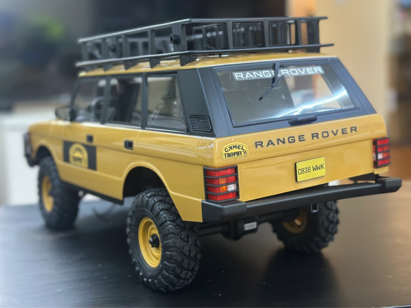 FMS 1:10 scale Range Rover Camel Trophy '81 RC Crawler Toy - photo 2